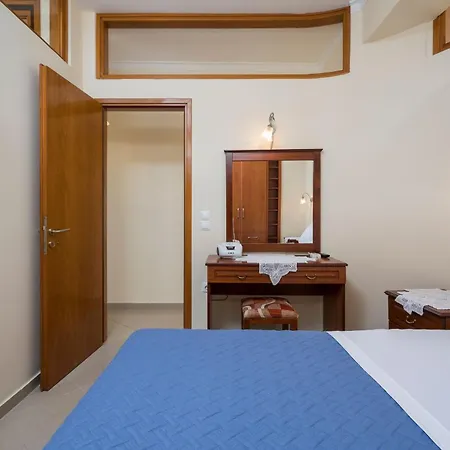 Kyma Beach Accommodation Corali Apartment 2 Guests Kolymbari Exterior photo
